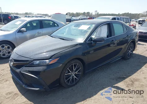 2022 Toyota Camry Se z USA, uszkodzony, nr VIN 4T1G11AK1NU013501